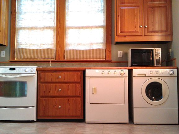 4th image of 404 10th St