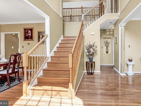 3rd image of 504 Woodring Dr