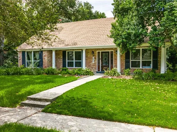 5821 Pembrook Dr, New Orleans, LA 70131