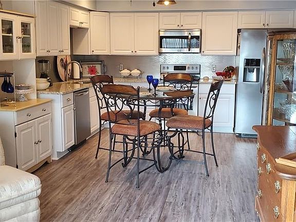 3rd image of 4359 Tahitian Gardens Cir APT E