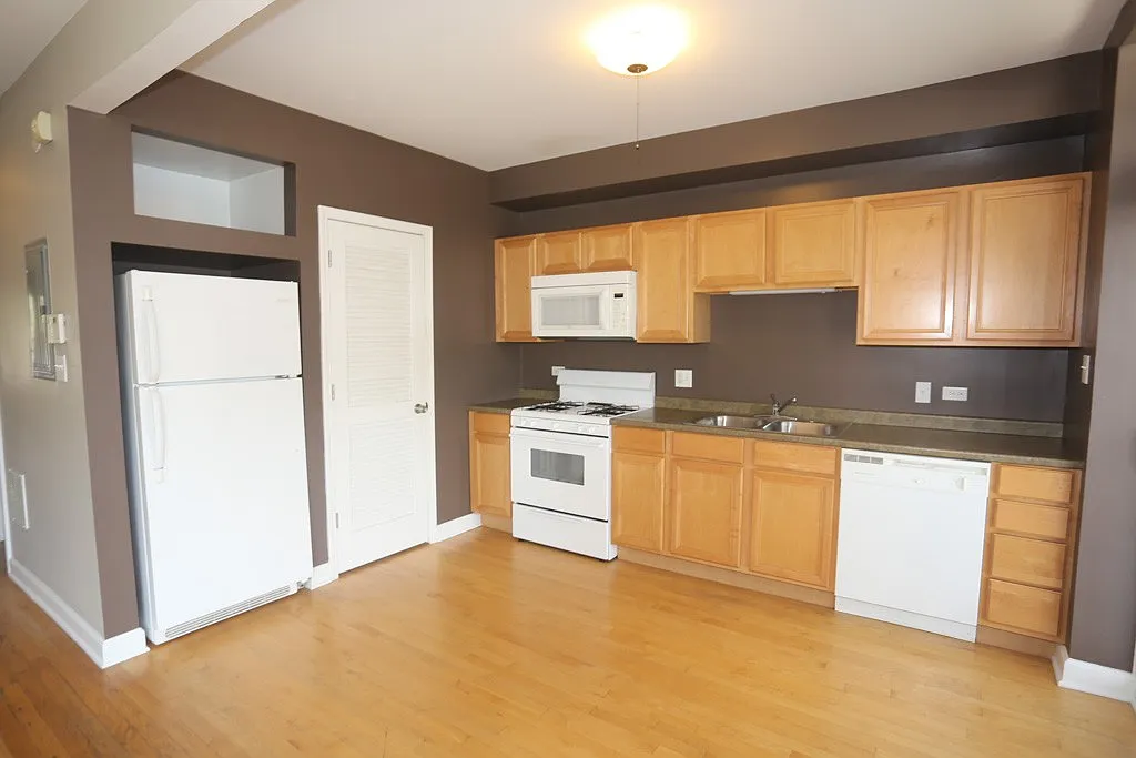 Phenomenal 2 Bed, 1.5 Bath at Sawyer + Foster (Lincoln Square) — Photo 2