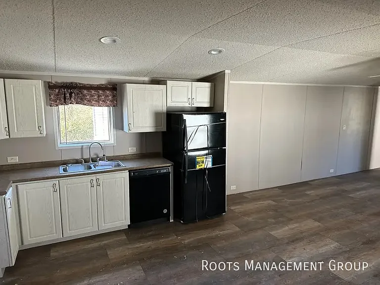 25 Riviera Courts Dr #25 — Photo 2