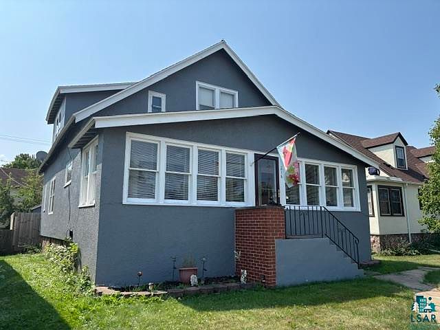 1st image of 216 E 25th St
