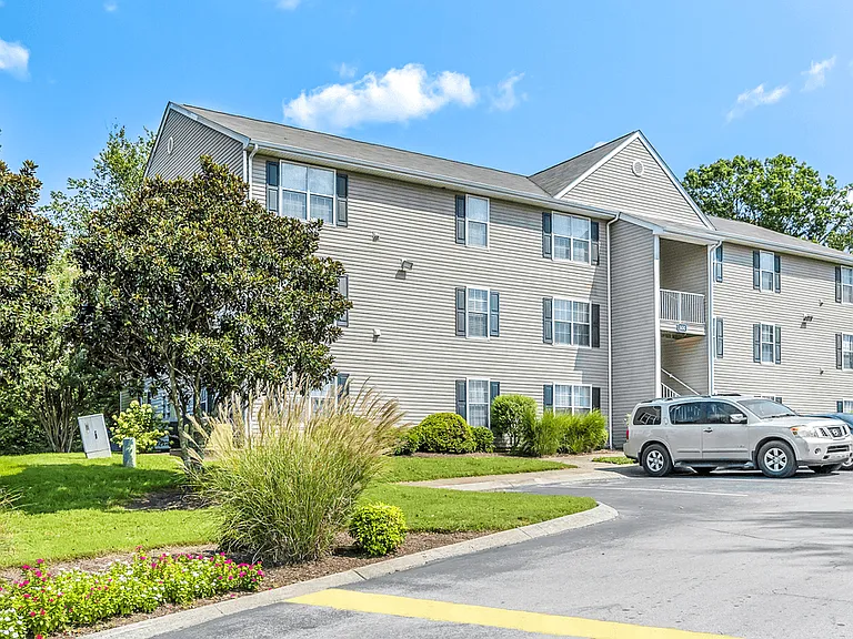 Columbia Hills Apartments — Photo 4