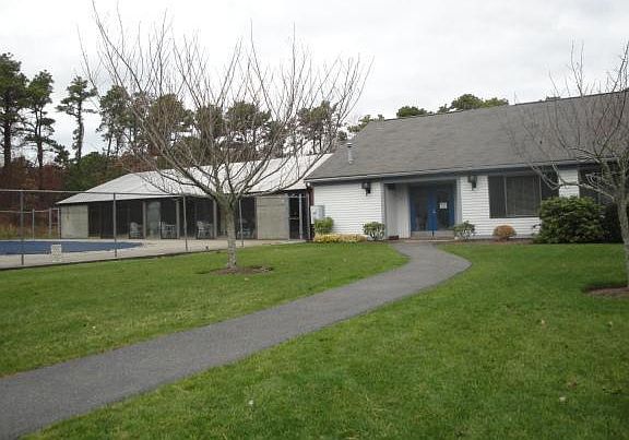 2nd image of 36 Court Way #36