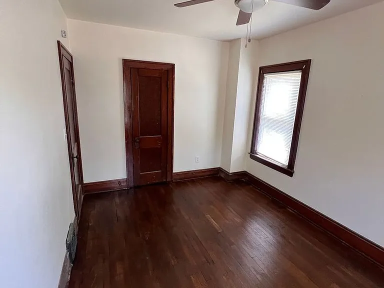 15407 School Ave — Photo 6