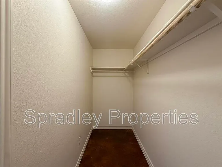 1044B Edwards Dr — Photo 11