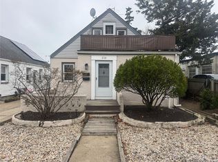 216 E Hudson St, Long Beach, NY 11561