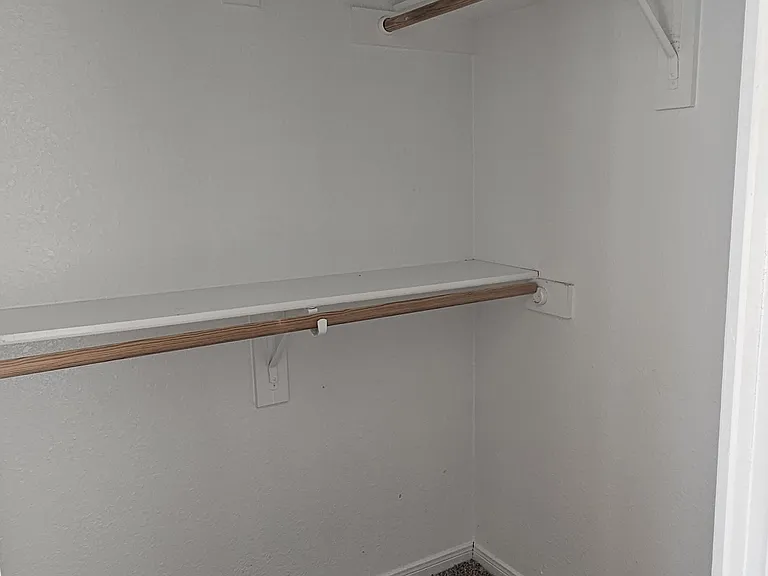 2415 Merle Dr — Photo 10