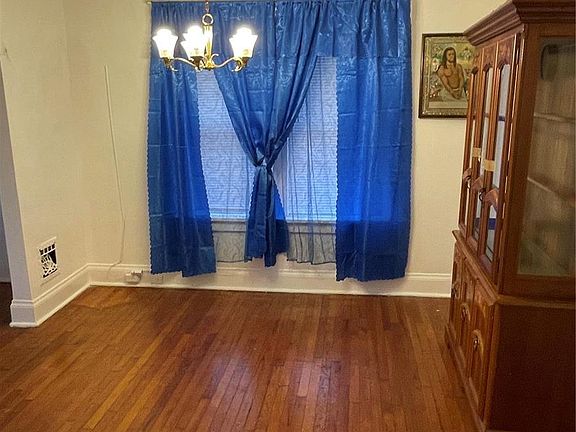 3rd image of 4705 Farlin Ave