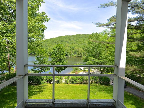 4th image of 23 Beach Ct