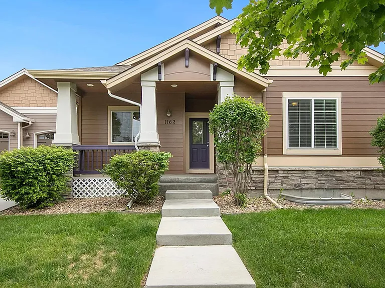 1162 Village Cir — Photo 4