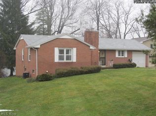 5457 N Island Dr NW, Canton, OH 44718