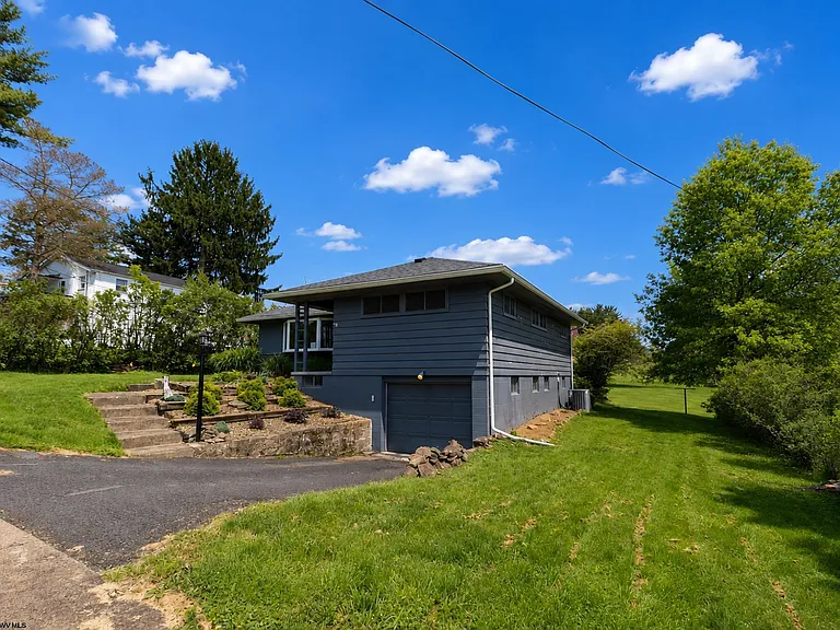 1217 Corvet Ave — Photo 2