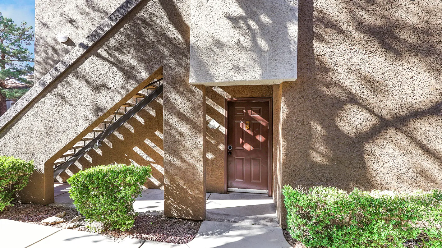 Las Vegas Strip Guard Gated Condo — Photo 3