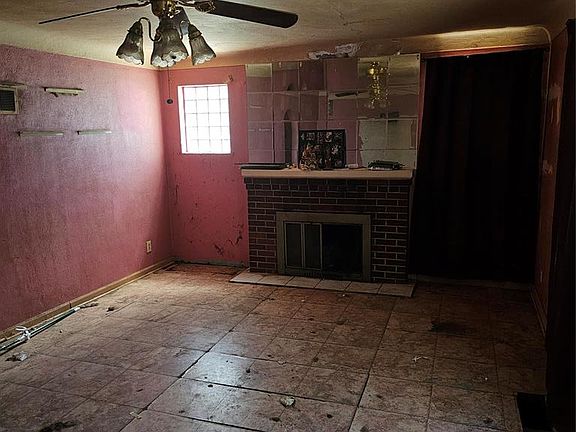 2nd image of 2625 Hord Ave