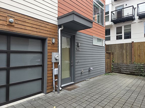 2nd image of 4052 Martin Luther King Jr Way S