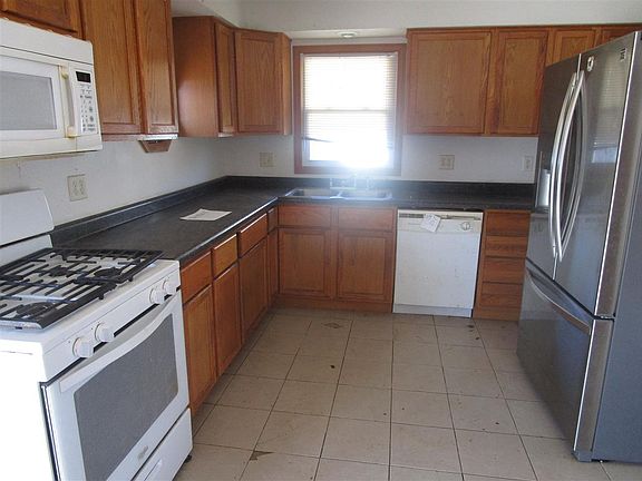 2nd image of 2611 Bucknell Dr