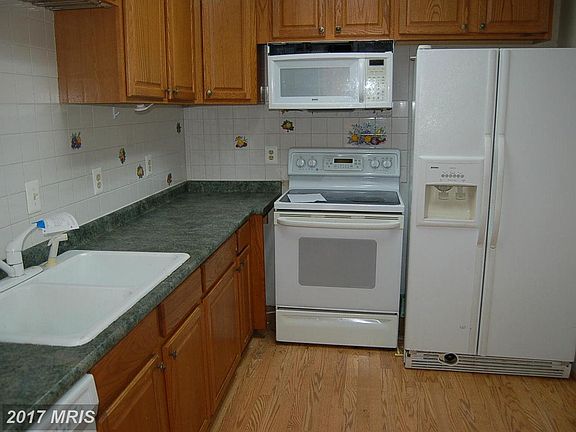 5th image of 825 Galway Ln