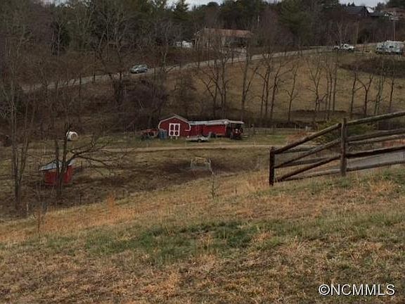 5th image of 9 Castlewood Dr
