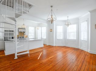 176 Broad St APT D, Charleston, SC 29401
