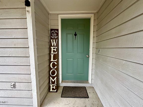 3rd image of 2344 Ravenhill Dr