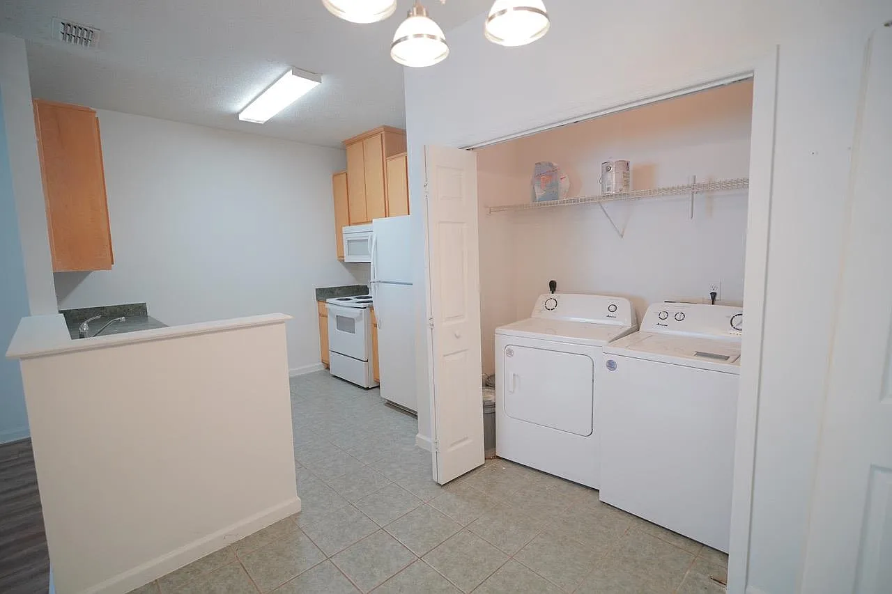 3 bed, 1242 sqft, $1,500 — Photo 4