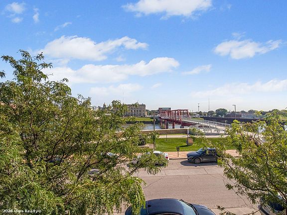 2nd image of 118 Water St APT 223