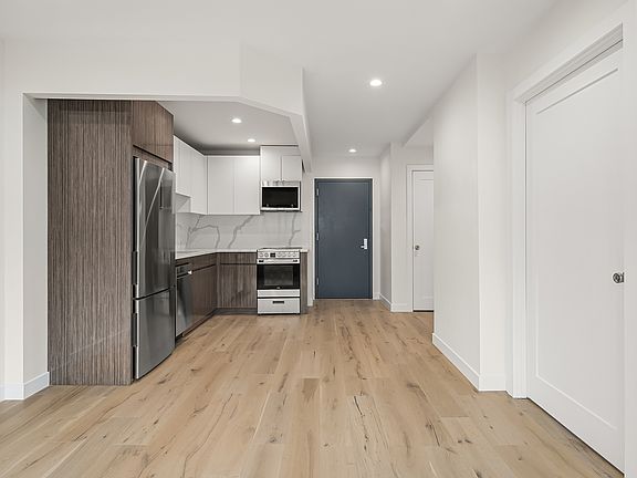 5th image of 25-15 36th St #3R