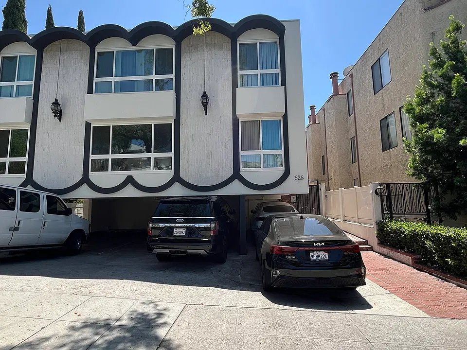 626 E Angeleno Ave #F