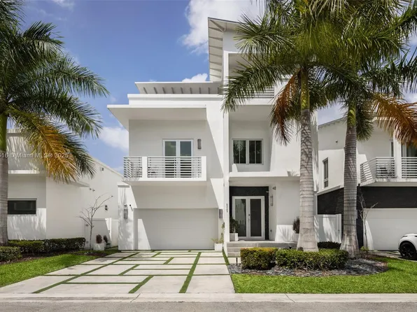 8249 NW 33rd Ter, Doral, FL 33122