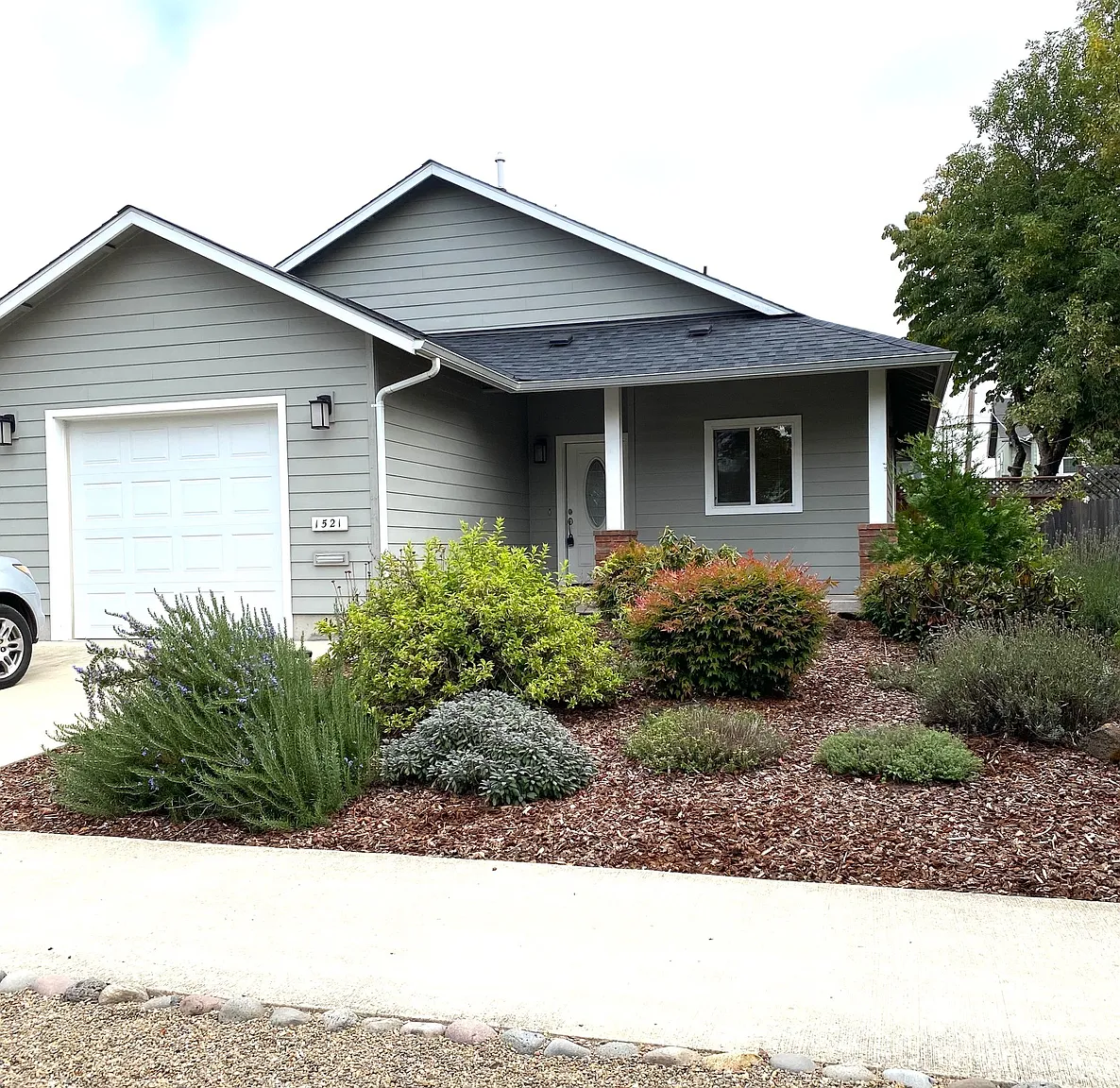 1521 Lawrence St photo 1