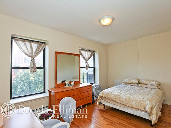 3rd image of 25 E 126th St APT 3