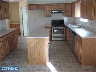 4th image of 1006 Bateman Dr