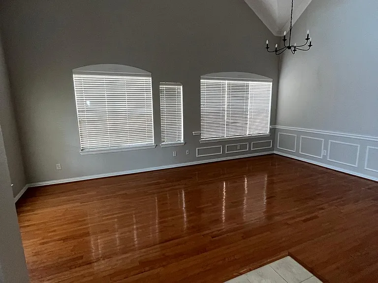 1224 Tioga Dr — Photo 2