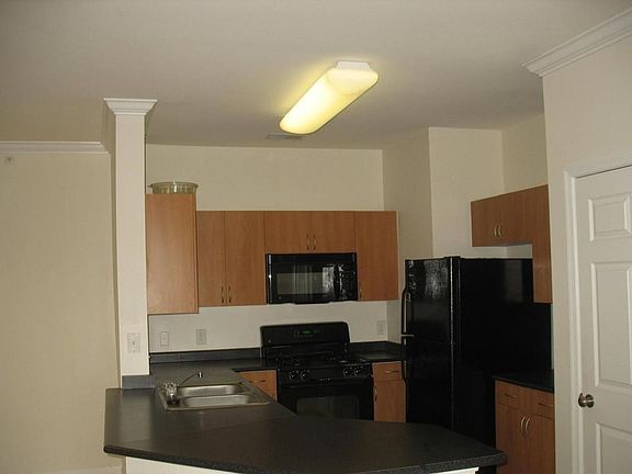 5th image of 19619 Galway Bay Cir APT 404