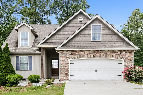 305 Talon Dr SE Photo 1