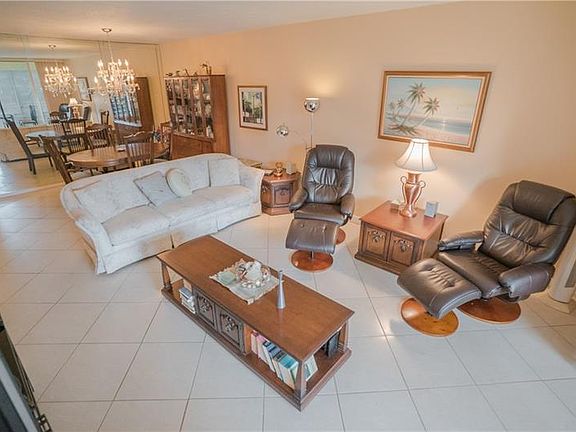 4th image of 2871 Somerset Dr APT 214