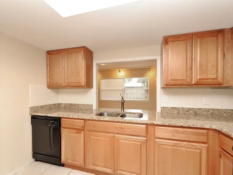 3691 York Dr W — Photo 13