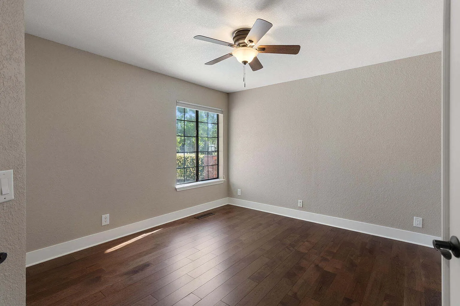 4 bed, 3.0 bath, 2813 sqft, $3,495 — Photo 3
