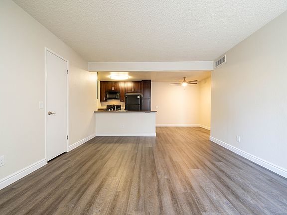 3rd image of 241 Weston Cir APT 2