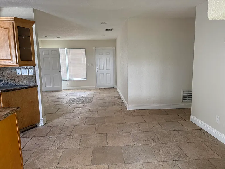 1751 NW 34th Ave — Photo 11