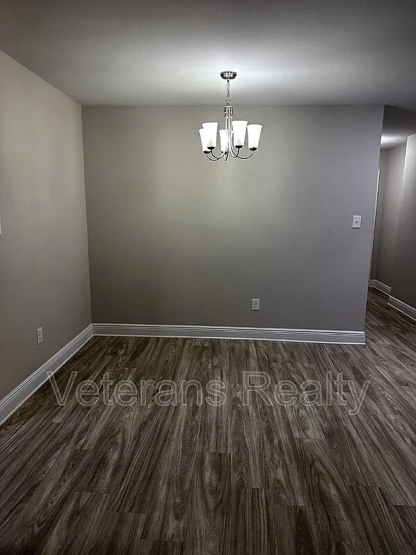3 bed, 2.0 bath, 1476 sqft, $1,800 — Photo 4