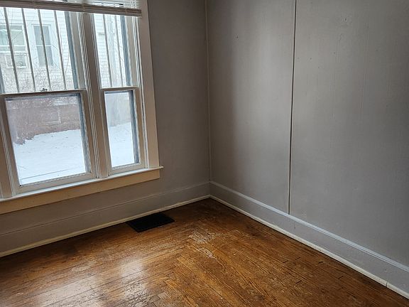 4th image of 172 N Park St #A