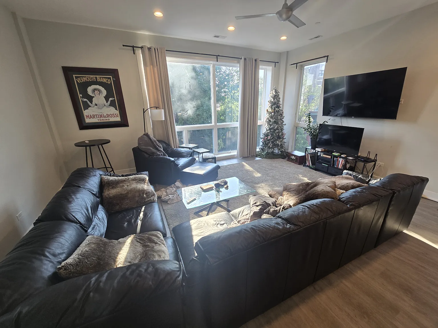 3 bed, 3.5 bath, $5,200 — Photo 3