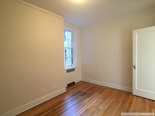 Rented by Sovereign Associates | media 33