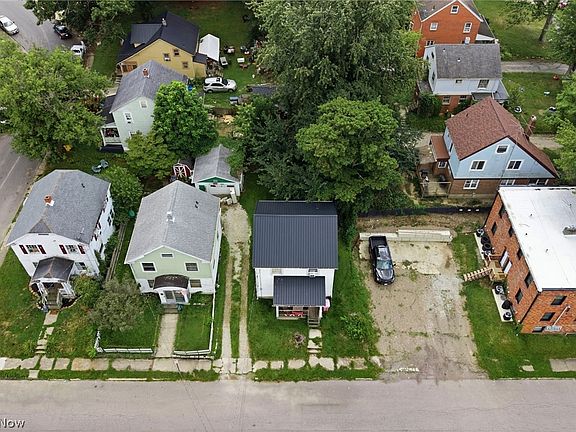 3rd image of 605 Heineman Blvd