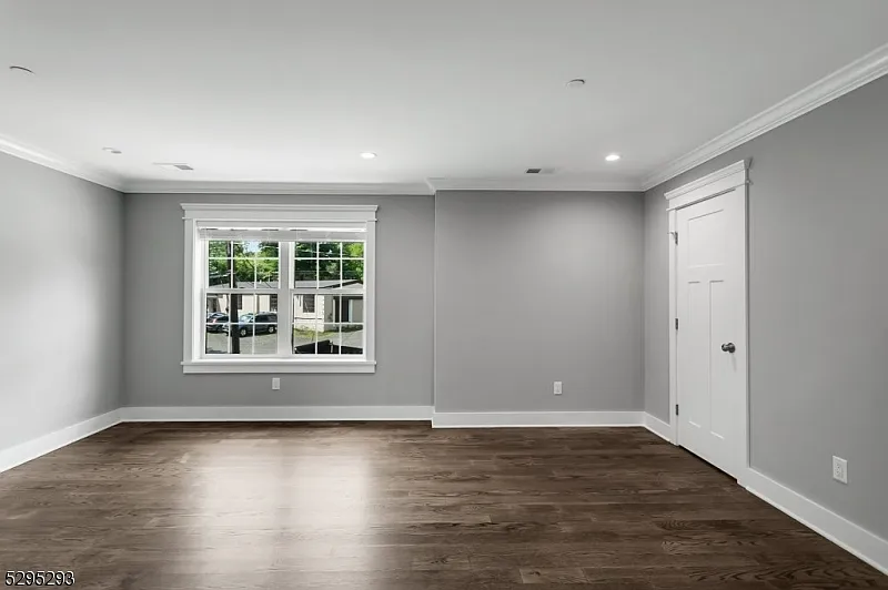 2 bed, 875 sqft, $2,550 — Photo 3