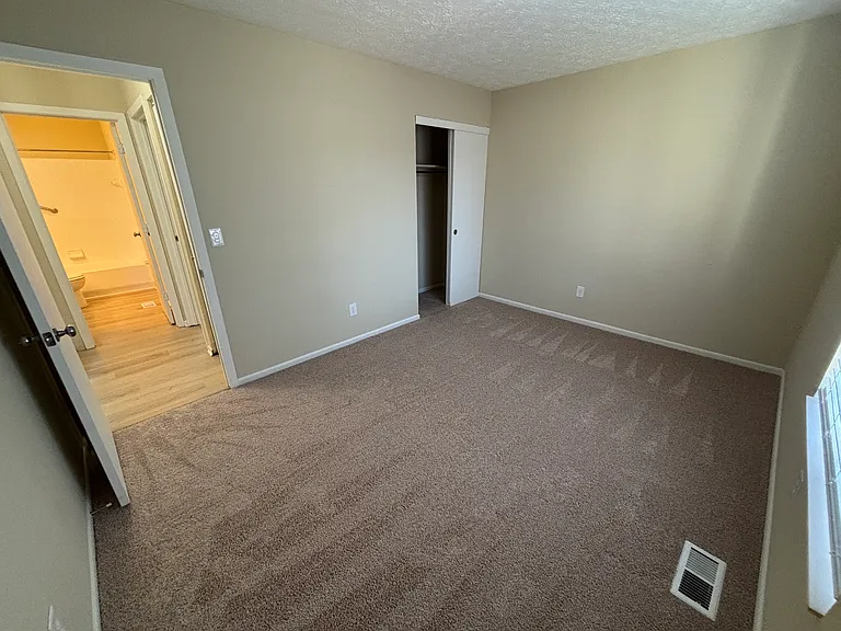 1826 Stoneview Ct — Photo 17