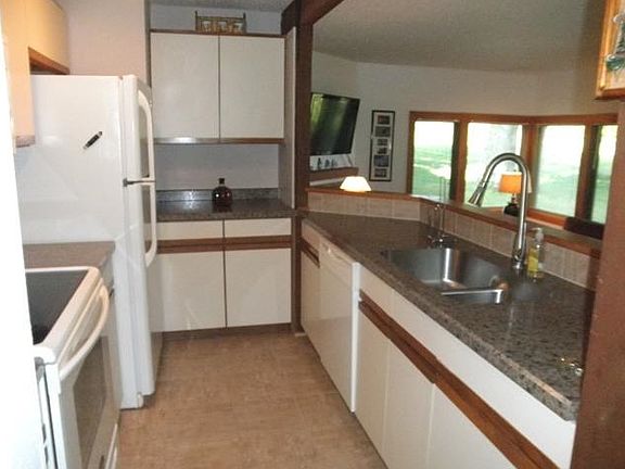 5th image of 2475 Chippewa Trailside Condo #2475